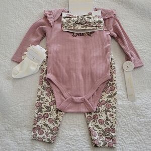 NWT Tahari 3-6 mo. 4 piece outfit Blush Daddy's girl and floral